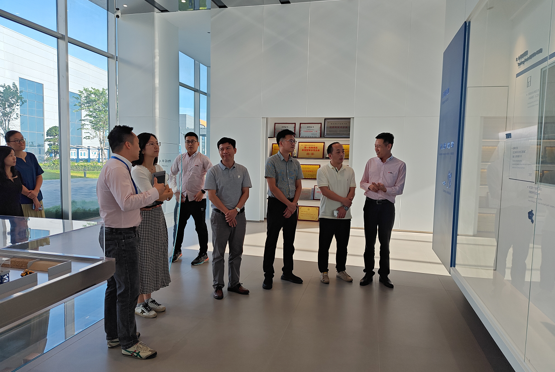 新華社福建分社蒞臨泉工股份參觀調研