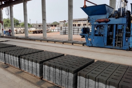 加納-Zenith 940移動式砌塊機(jī)